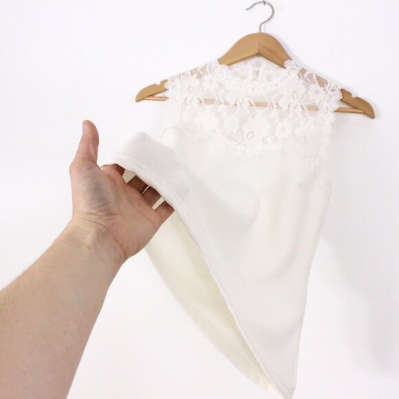 *Suzy Shier White Lace Camisole Back Button Closure Blouse - Picture 4 of 10